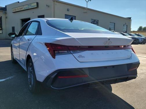 2025 Hyundai ELANTRA HEV Blue
