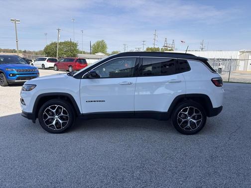 Bright White Clearcoat 2024 Jeep Compass Limited