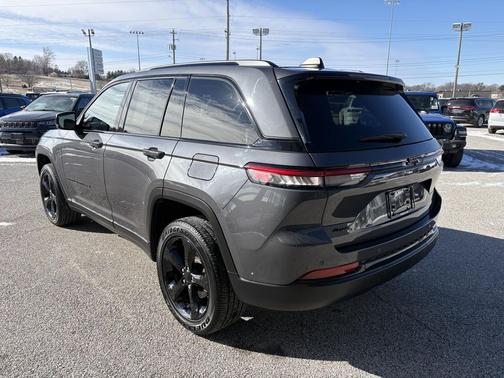 2023 Jeep Grand Cherokee Altitude
