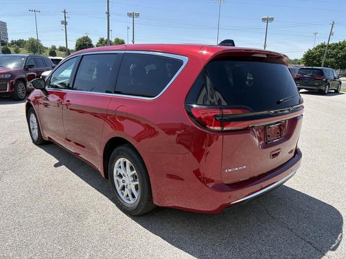 Red Hot Pearlcoat 2027 Chrysler Pacifica L