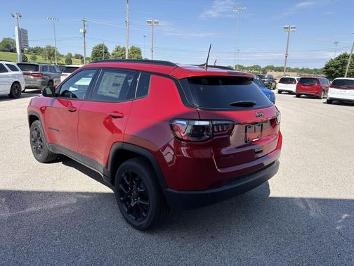 Red Hot Pearlcoat 2026 Jeep Compass Latitude