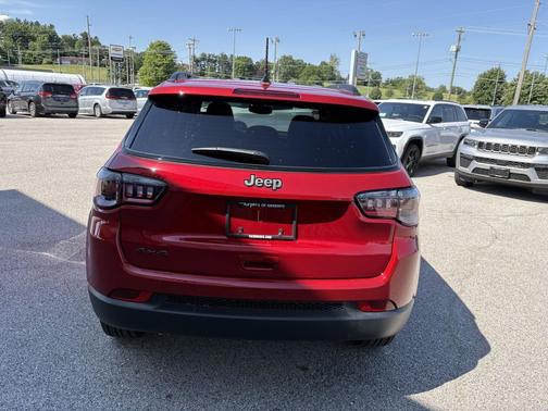 Red Hot Pearlcoat 2026 Jeep Compass Latitude