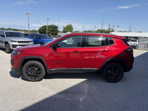 Red Hot Pearlcoat 2026 Jeep Compass Latitude