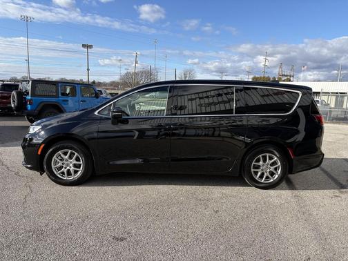 2025 Chrysler Pacifica L