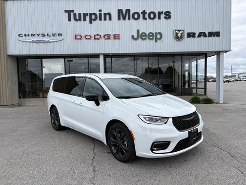 Bright White Clearcoat 2026 Chrysler Pacifica L