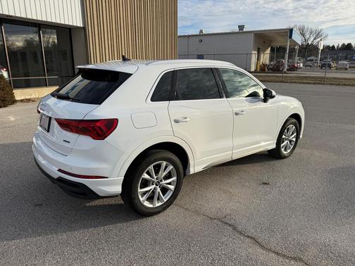 2025 Audi Q3 Premium 45 TFSI S line quattro Tiptronic