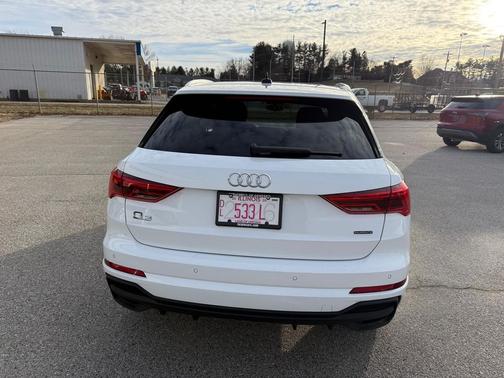 2025 Audi Q3 Premium 45 TFSI S line quattro Tiptronic