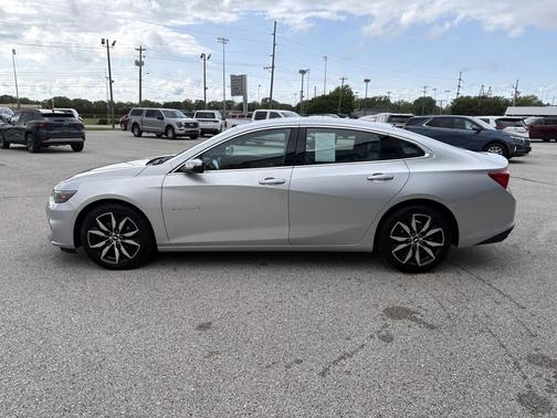 Silver Ice Metallic 2017 Chevrolet Malibu 1LT