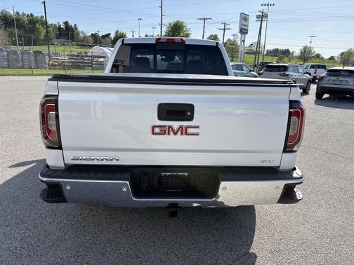 White Frost Tricoat 2018 GMC Sierra 1500 SLT