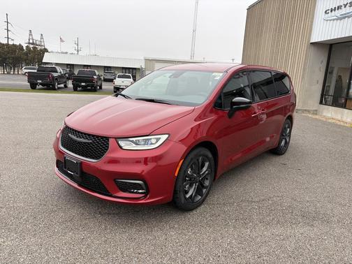 2026 Chrysler Pacifica L