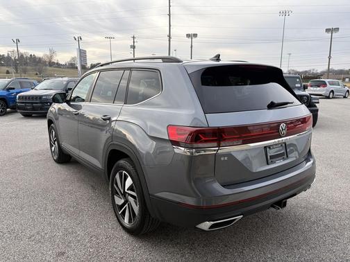 2025 Volkswagen Atlas 2.0T SE w/Technology 4MOTION
