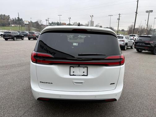 2026 Chrysler Pacifica L