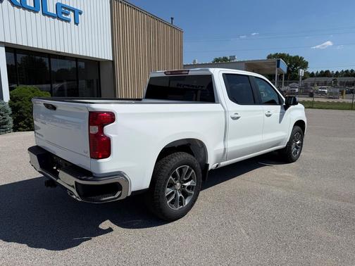 Summit White 2026 Chevrolet Silverado 1500 LT