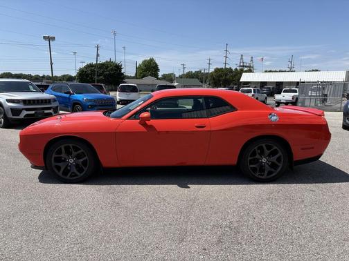 Go Mango 2017 Dodge Challenger SXT