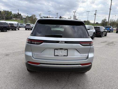 Silver Zynith 2026 Jeep Grand Cherokee Limited