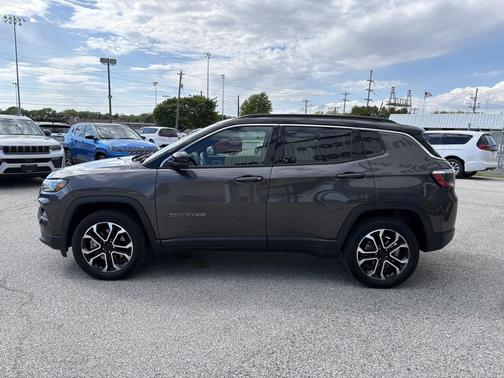 GRANITE CRYSTAL METALLIC CLEARCOAT 2024 Jeep Compass Limited