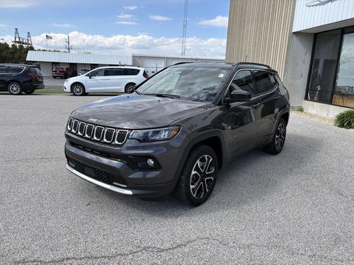 GRANITE CRYSTAL METALLIC CLEARCOAT 2024 Jeep Compass Limited