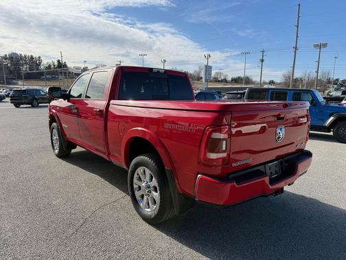 2019 RAM 2500 Laramie Crew Cab 4x4 6'4' Box