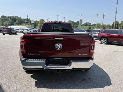 2022 RAM 3500 Laramie Crew Cab 4x4 8' Box