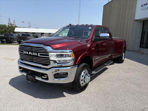 2022 RAM 3500 Laramie Crew Cab 4x4 8' Box