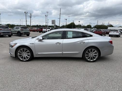 SILVER ICE METALLIC 2018 Buick LaCrosse Essence