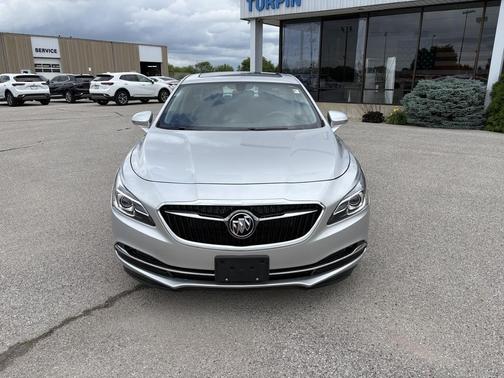 SILVER ICE METALLIC 2018 Buick LaCrosse Essence