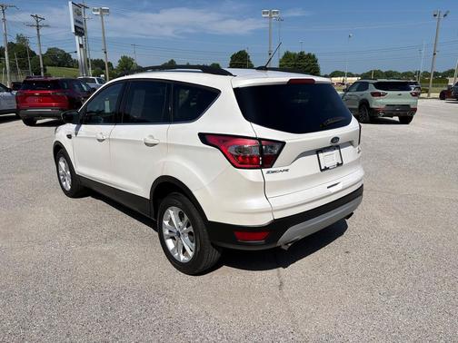 WHITE 2018 Ford Escape SE