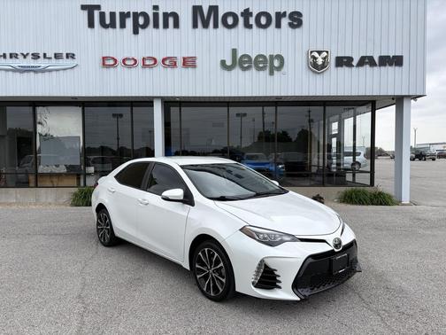 Super White 2017 Toyota Corolla