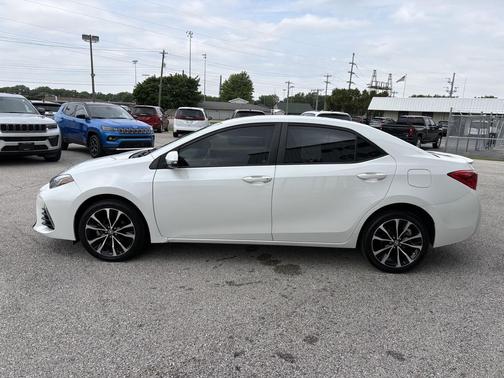 Super White 2017 Toyota Corolla