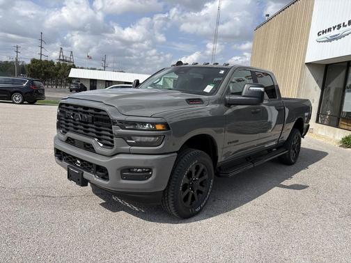 Ceramic Gray Clearcoat 2026 RAM 2500 Big Horn Crew Cab 4x4 6'4' Box