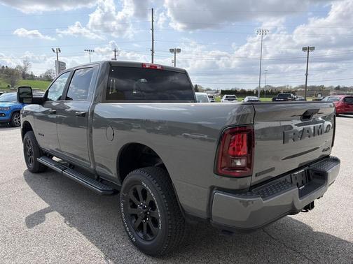 Ceramic Gray Clearcoat 2026 RAM 2500 Big Horn Crew Cab 4x4 6'4' Box