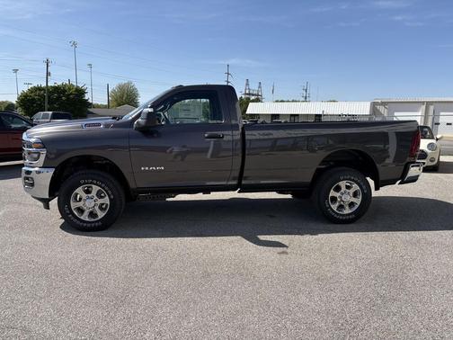 2025 RAM 2500 Big Horn Regular Cab 4x4 8' Box