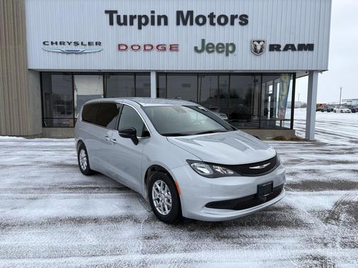 2026 Chrysler Voyager LX