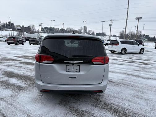 2026 Chrysler Voyager LX