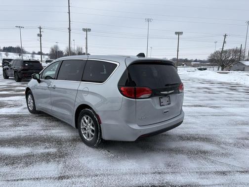 2026 Chrysler Voyager LX