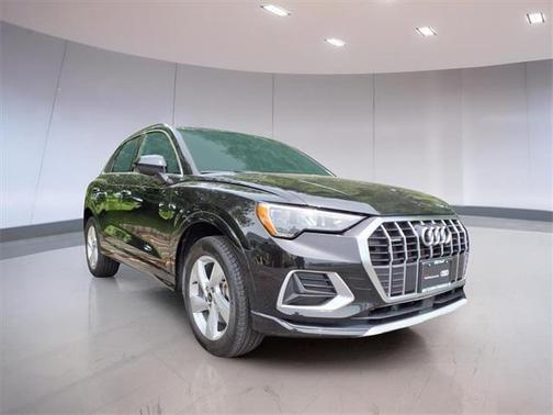 2022 Audi Q3 Premium 40 TFSI quattro Tiptronic