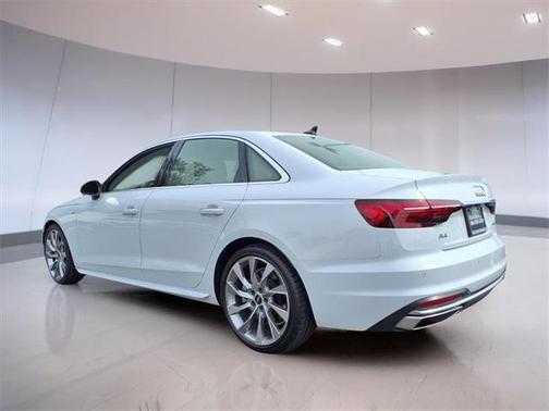 2023 Audi A4 Premium Plus 45 TFSI S line quattro S tronic