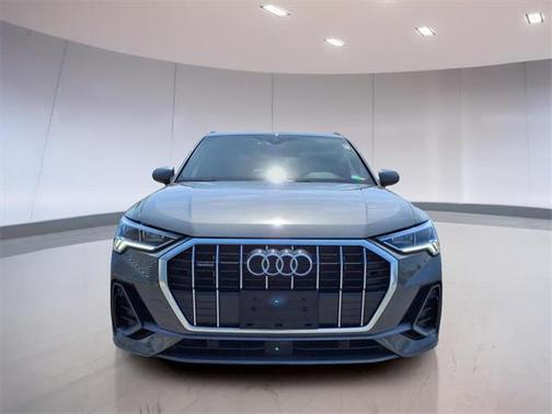 2020 Audi Q3 Premium Plus 45 TFSI S line quattro Tiptronic