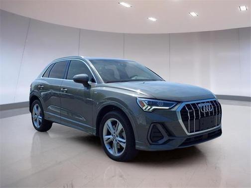 2020 Audi Q3 Premium Plus 45 TFSI S line quattro Tiptronic