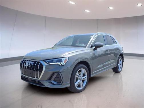 2020 Audi Q3 Premium Plus 45 TFSI S line quattro Tiptronic
