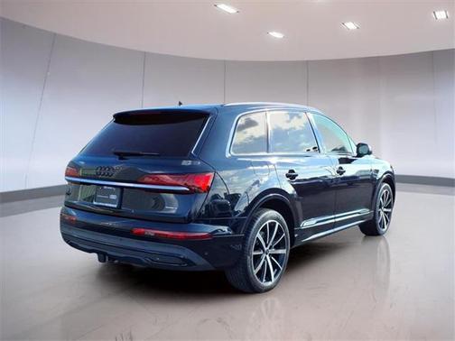 2021 Audi Q7 Premium Plus 55 TFSI quattro Tiptronic