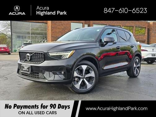 2023 Volvo XC40 B5 Ultimate Dark Theme