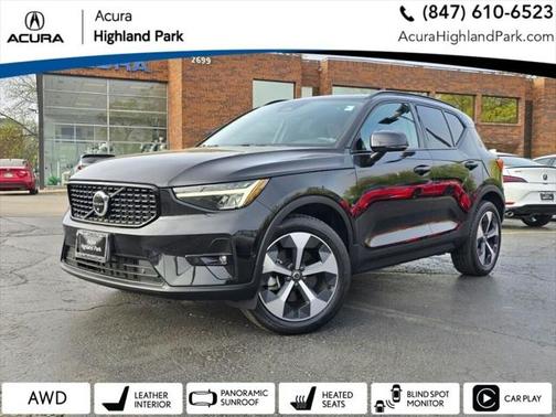 2023 Volvo XC40 B5 Ultimate Dark Theme