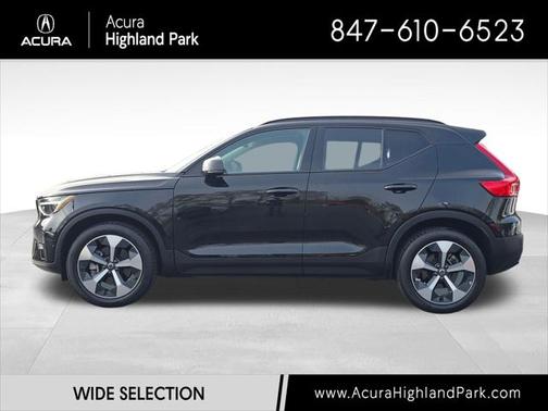 2023 Volvo XC40 B5 Ultimate Dark Theme