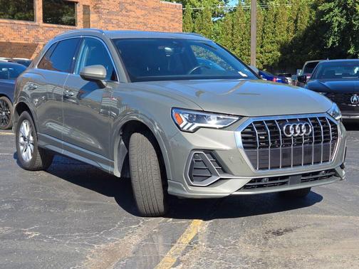 2023 Audi Q3 Premium