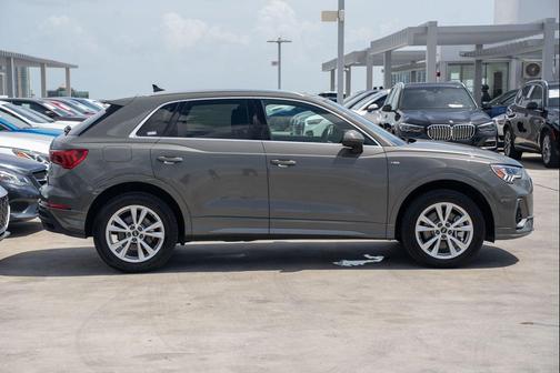 2023 Audi Q3 Premium 45 TFSI S line quattro Tiptronic