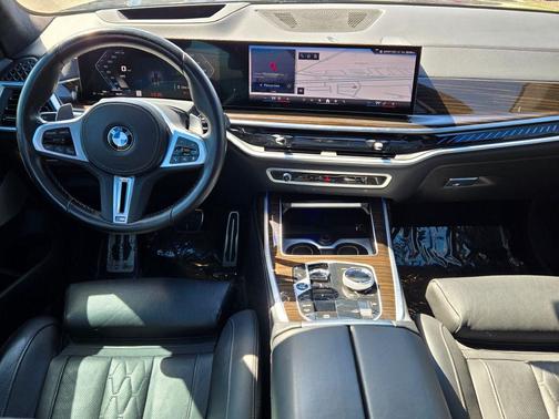 Black Sapphire Metallic 2024 BMW X7 M60i