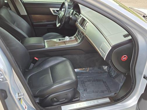 2012 Jaguar XF R