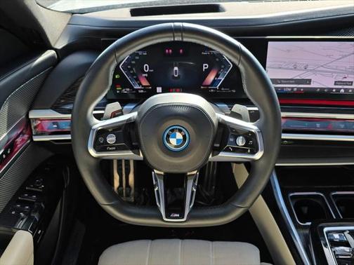 2024 BMW 750e i xDrive