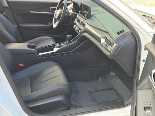 2025 Acura Integra Base